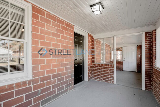 Foto del edificio - 2822 Hood St