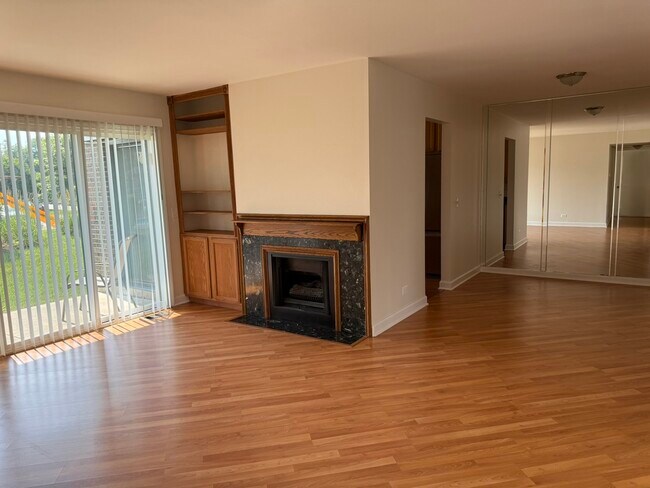Foto del edificio - 324 Oak Meadow Ct