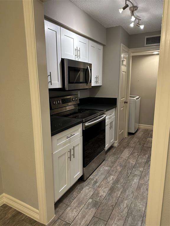 Building Photo - 5528 Beverly Hill St