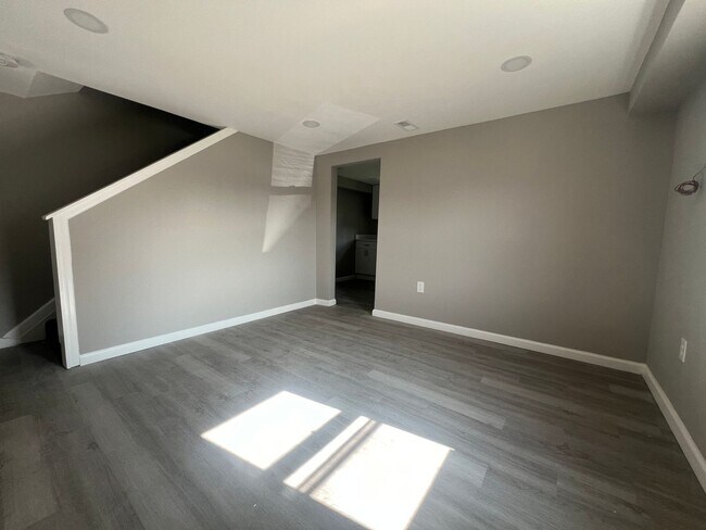 Building Photo - 3620 North Point Blvd