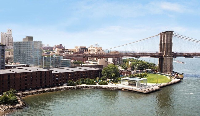 Building Photo - Dock Street Dumbo