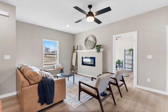Foto del edificio - 1455 S Shayla Ave