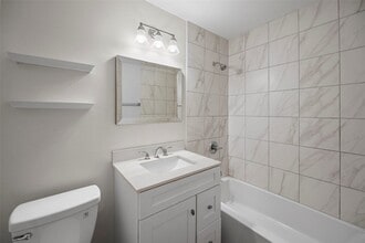 Building Photo - 209 Moss Hill Ln Building Photo - 209 Moss Hill Ln