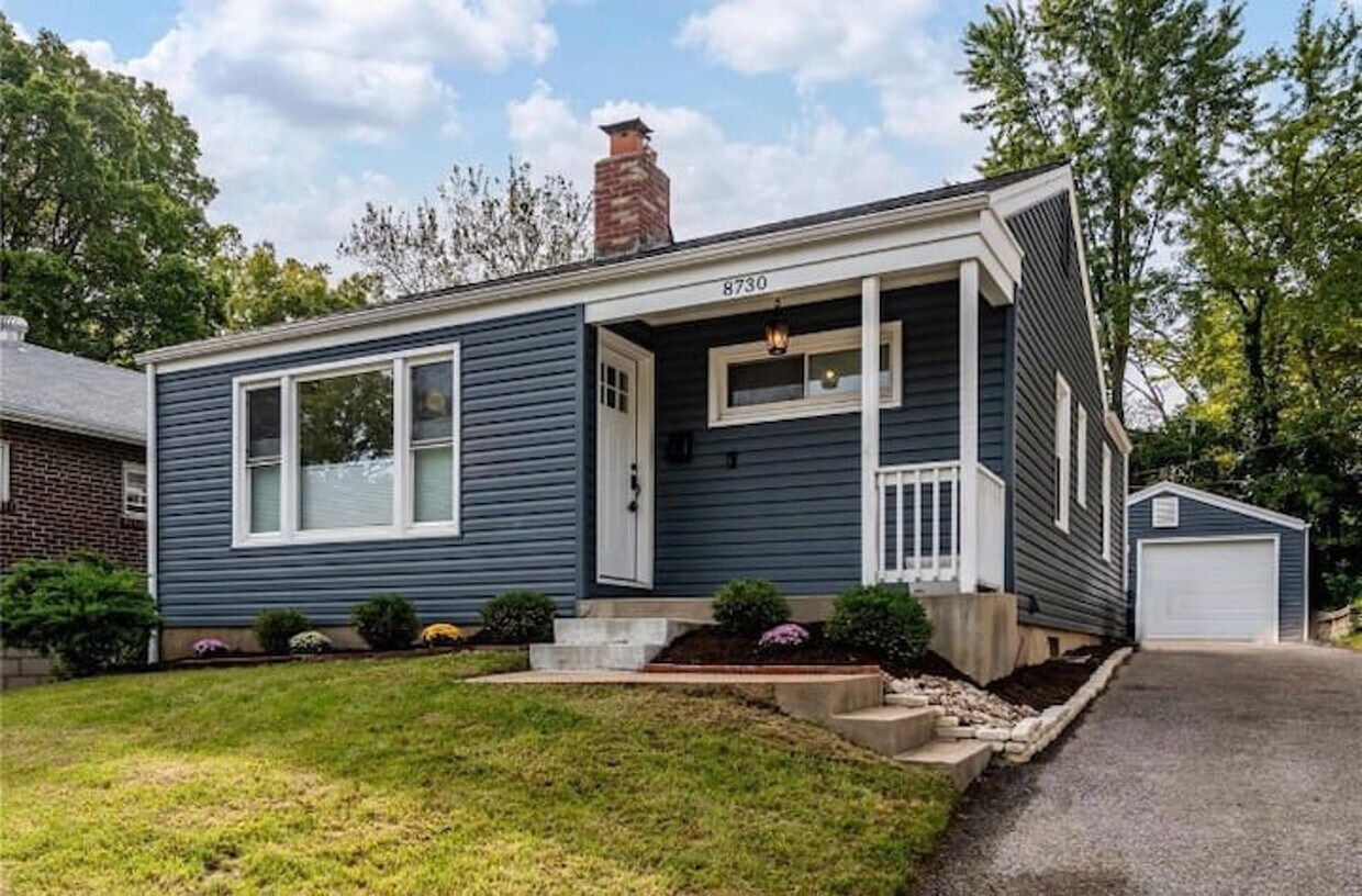 Foto principal - 8730 Pine Ave