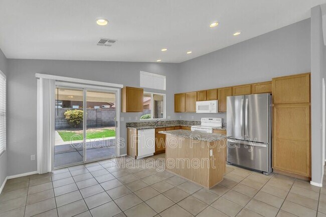 Foto del edificio - 2401 E Derringer Way