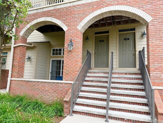 Building Photo - 207 Amys Walk