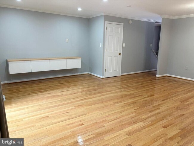 Building Photo - 784 Princeton Pl