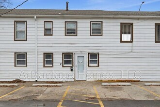 Building Photo - 1015 N Scott Ave