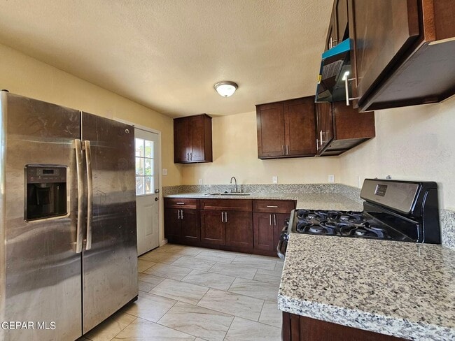 Foto del edificio - 6005 Tampa Ave