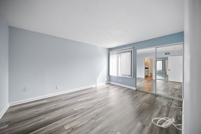 Foto del edificio - 8300 Manitoba St