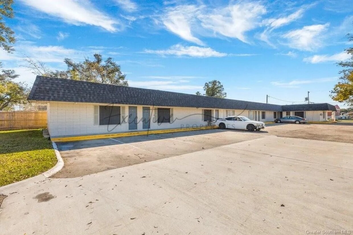 Primary Photo - 1BR Apartment – $795 w/ ALL Utilities Paid!