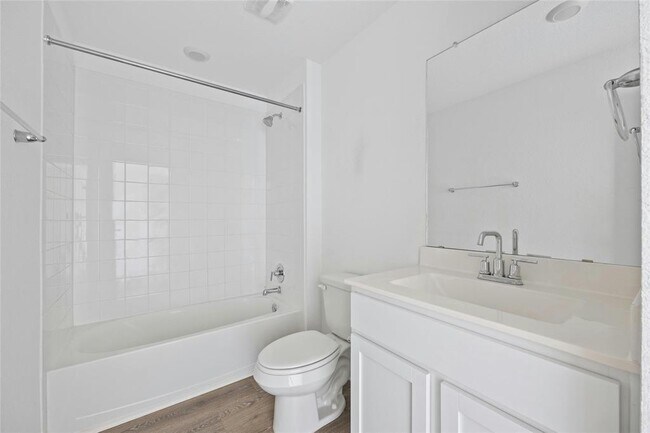 Building Photo - 212 Sweetwater Crk Ln