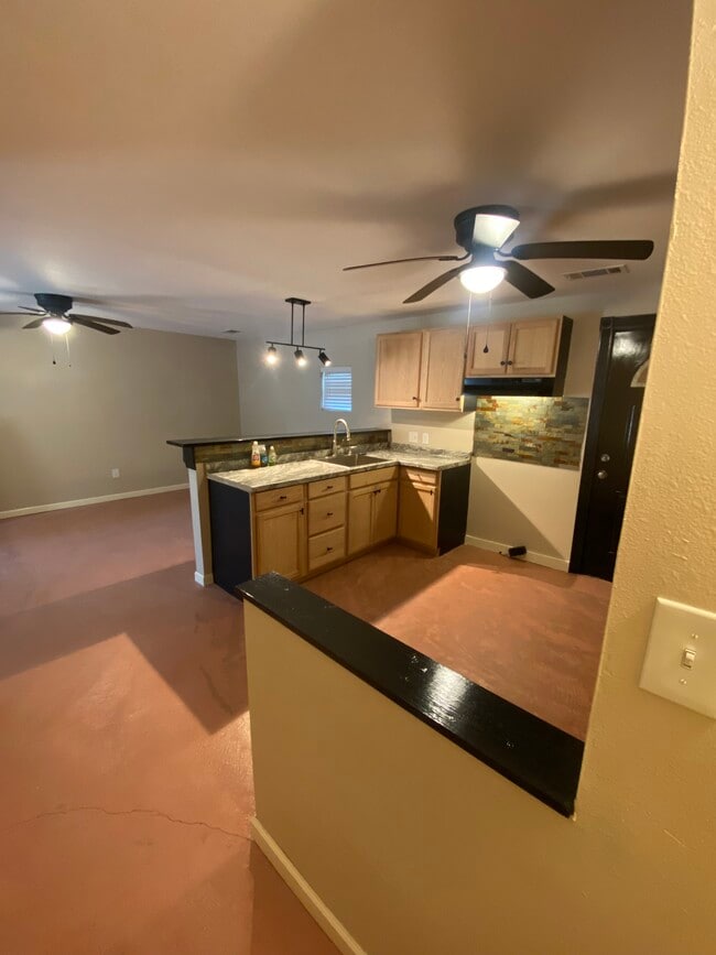 Photo - 3540 N Foster Dr House