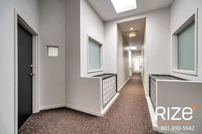 Building Photo - 325-359 Pierpont Ave