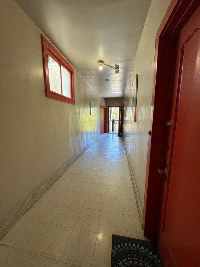 Foto del edificio - 3129 Broadway