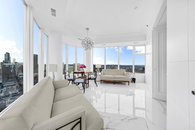 Building Photo - 1 King St W