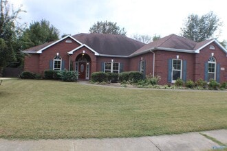 Building Photo - 111 Ervington Pl