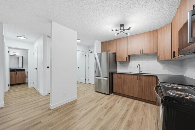 Building Photo - Lakewood Manor