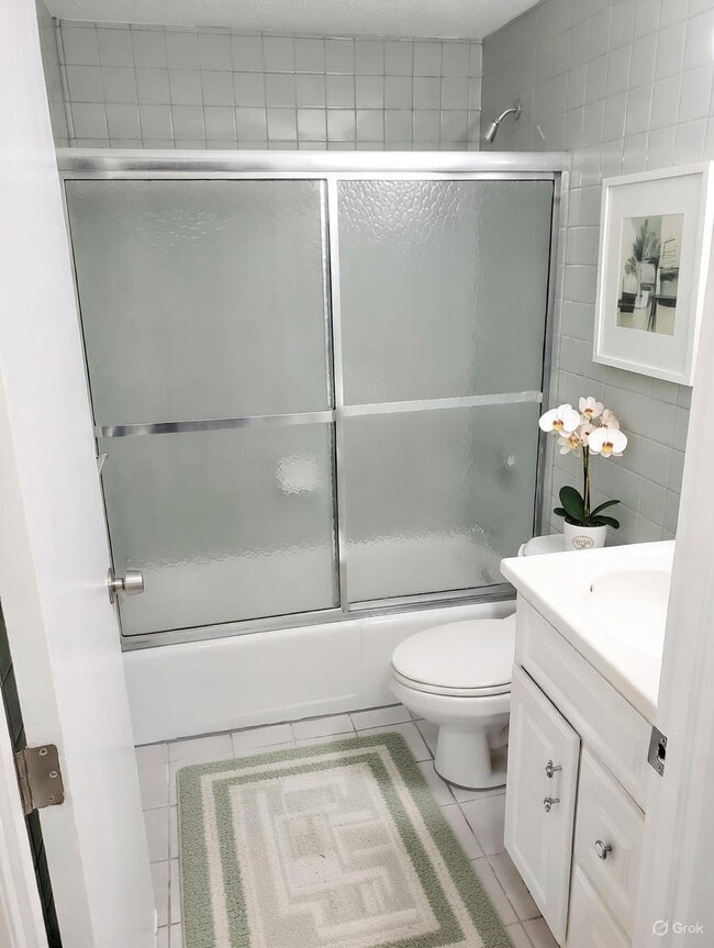 Building Photo - 9 Cross St