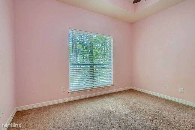 Building Photo - 3 br, 2.5 bath House - 1026 South Commons ...