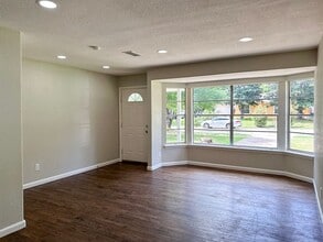 Building Photo - 5749 Blaylock Cir N