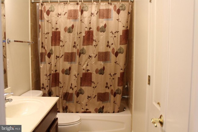 Foto del edificio - 16510 Steerage Cir