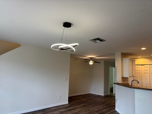 Foto del edificio - 22118 Majestic Woods Way