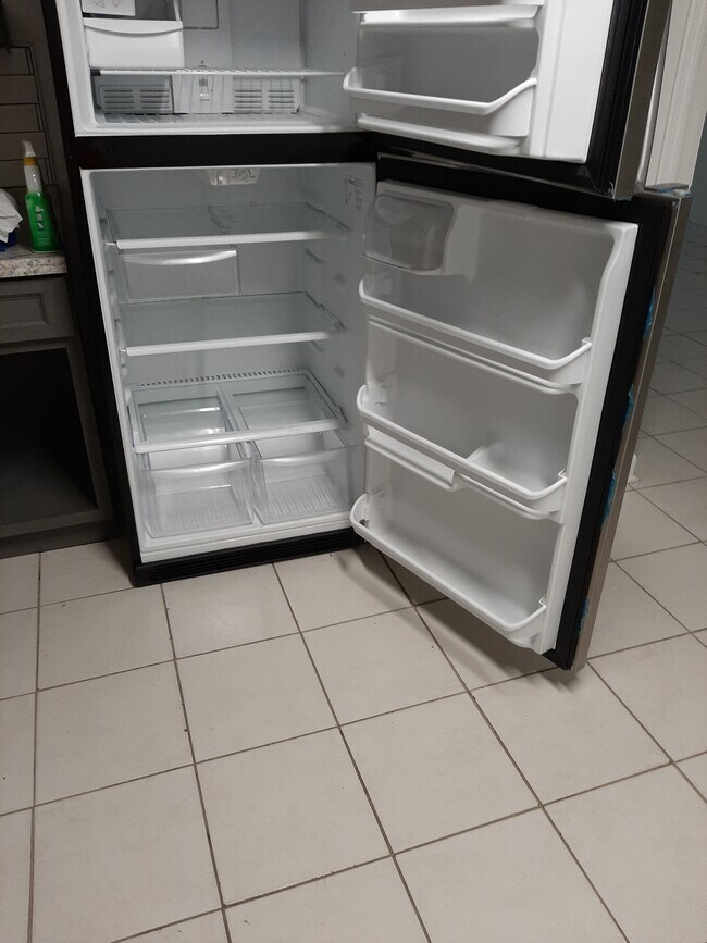 FRIDGE - 397 S Orange Ave