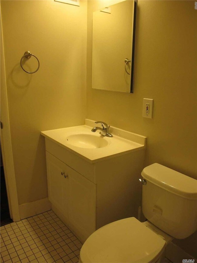 Foto del edificio - 214-15 15th Ave