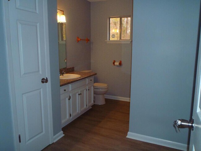 Building Photo - 44320 Simpson Place