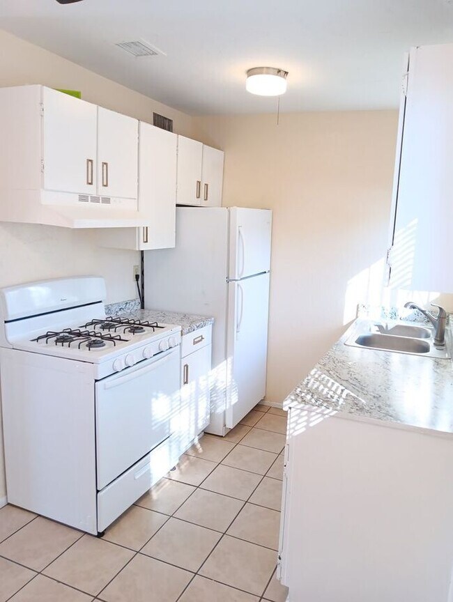Foto del edificio - Charming 1 Bed/1 Bath in Central Tucson – ...