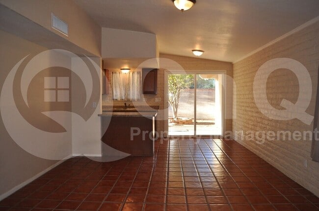 Building Photo - 80 S Padilla Pl
