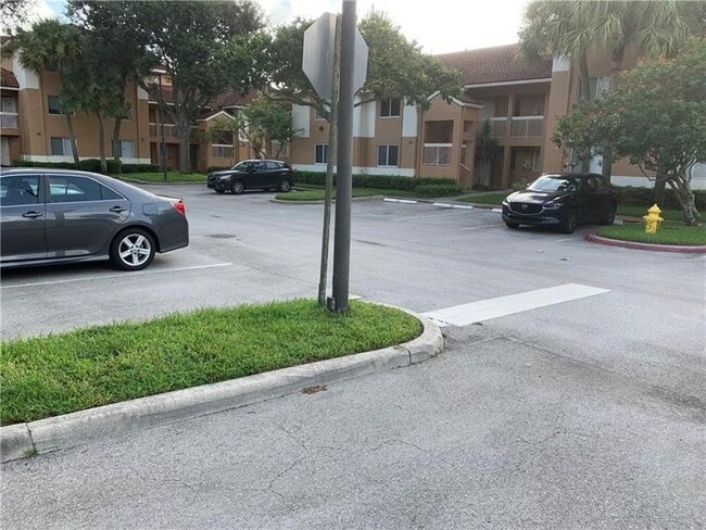 Foto del edificio - 755 NW 92nd Ave