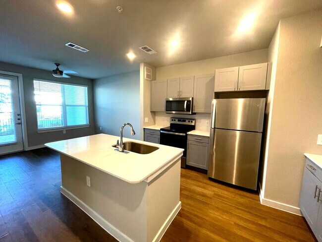 Foto del edificio - 3845 Frontier Pkwy