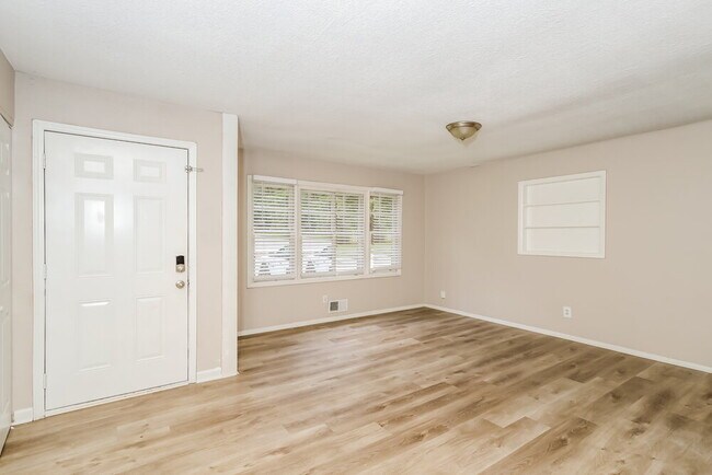 Building Photo - 3900 Boulder Park Dr SW