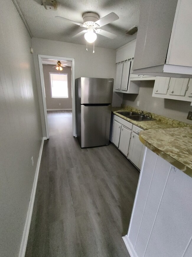 Building Photo - High St and Lelia St