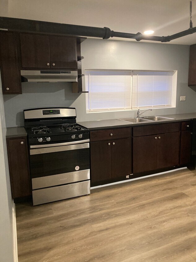 Primary Photo - 2743 W 62nd St