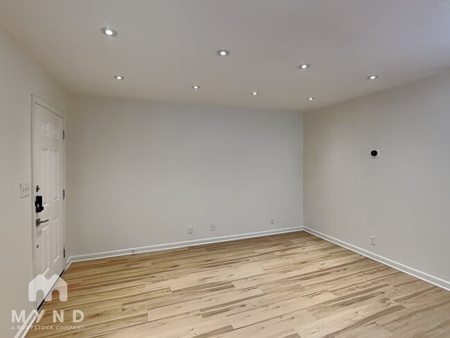 Foto del edificio - 500 E Riverside Dr