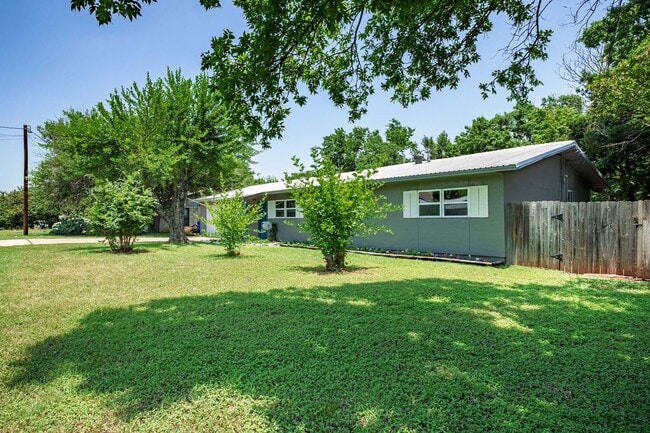 Building Photo - Quaint 3 Bedroom, 2 Bath Home in Cedar Park