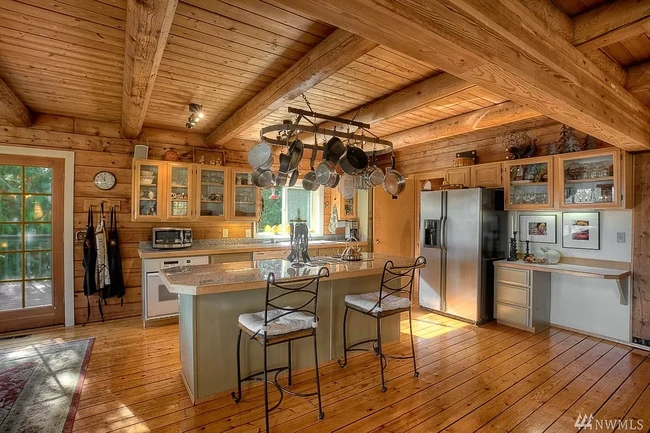 Kitchen - 19302 Fales Rd