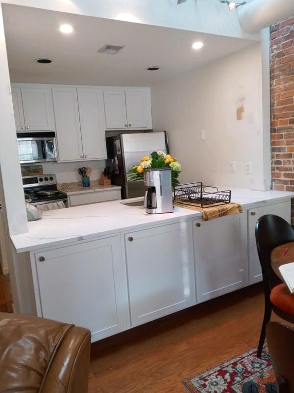 Beautiful updated kitchen - 2639 Boston St