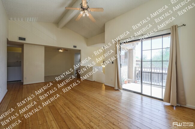 Foto del edificio - 925 N College Ave