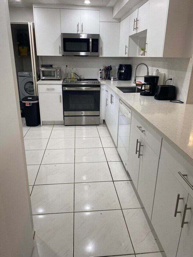 Foto principal - 6100 NW 2nd Ave