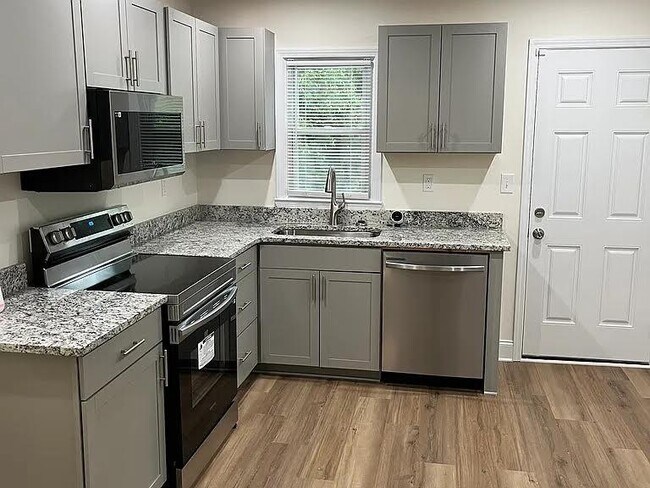 Foto del edificio - 320 Camfield Ct SW