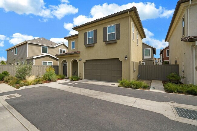 Foto del edificio - Cannery living!
