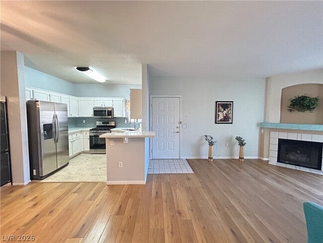 Building Photo - 1830 N Buffalo Dr