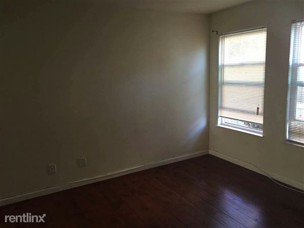 Building Photo - 705 Canonbury Way