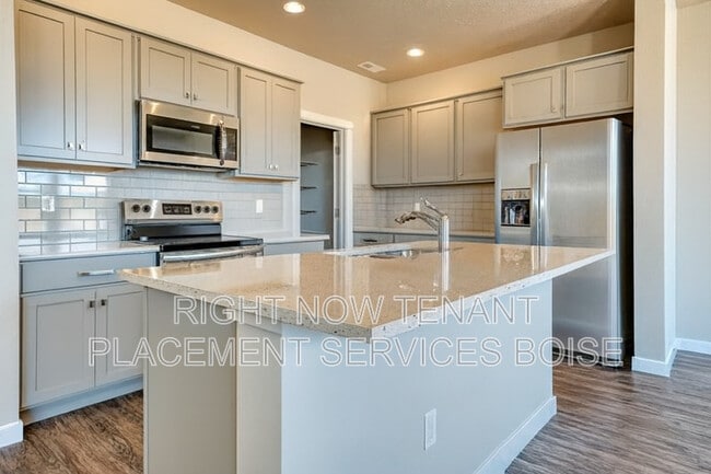 Building Photo - 6818 S Catfish Creek Ave