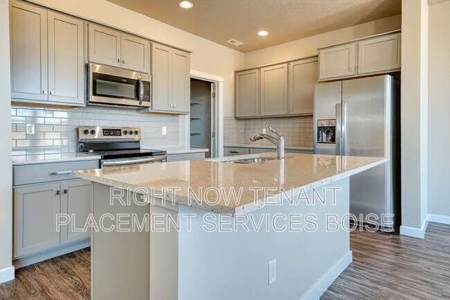 Foto del edificio - 6818 S Catfish Creek Ave