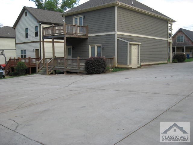 Building Photo - 151 Jonas Ave